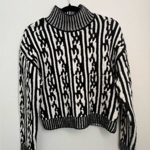 Black and White Patterned Women's Sweater